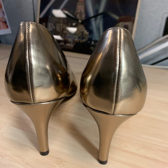 Cole Haan Air Juliana Gold Pumps - Size 11 - NiB - Picture 8 of 10